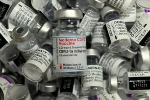 Japan Halts 2.6M Moderna Doses as Officials Say Two Deaths Possibly Linked to Vaccine